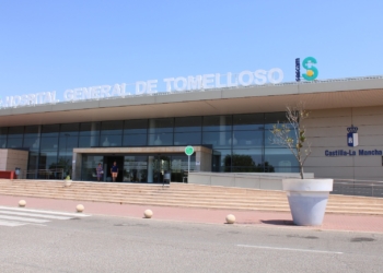 Herido un trabajador de 41 años tras caer desde tres metros de altura en una empresa de montaje de destilación y calderería de Tomelloso