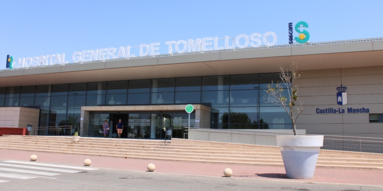 Herido un trabajador de 41 años tras caer desde tres metros de altura en una empresa de montaje de destilación y calderería de Tomelloso