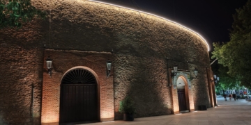 La Plaza de Toros de Tomelloso estrena nueva iluminación ornamental tras el festejo taurino de la Feria y Fiestas 2024