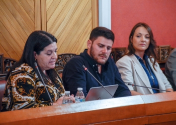 El pleno municipal aprueba por unanimidad conceder a Valentín Arteaga el título de Hijo Adoptivo de Tomelloso