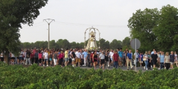 La Virgen de las Viñas regresa a Pinilla acompañada por cientos de devotos después de la Feria y Fiestas de Tomelloso 2024