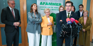 El presidente de la Diputación rechaza que el aeropuerto de Ciudad Real se convierta en un “acopiadero de inmigrantes indigno para cualquier ser humano”