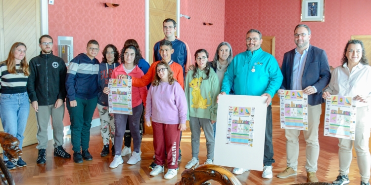 Alumnos del Ponce de León dan forma al cartel del XIV Concurso de la Asociación Ornitológica de Tomelloso