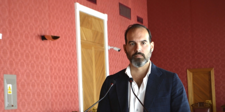 El equipo de gobierno acusa a Emiliano García-Page de provocar la subida de la tasa del agua por la implantación de un nuevo canon