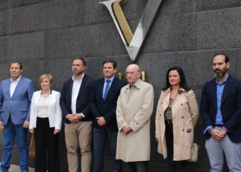 Miguel Ángel Valverde visita la Cooperativa Virgen de las Viñas de Tomelloso en la recta final de la vendimia y anuncia una importante promoción exterior en Fenavin 2025