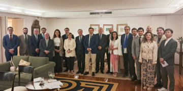 La delegación de promoción de FENAVIN y bodegas ciudadrealeñas conocen los desafíos y oportunidades del mercado tailandés para el vino español