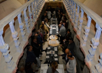 La Cueva Garcilaso de Tomelloso completa su aforo en la cata de vino organizada con motivo de «Raíces y vino»