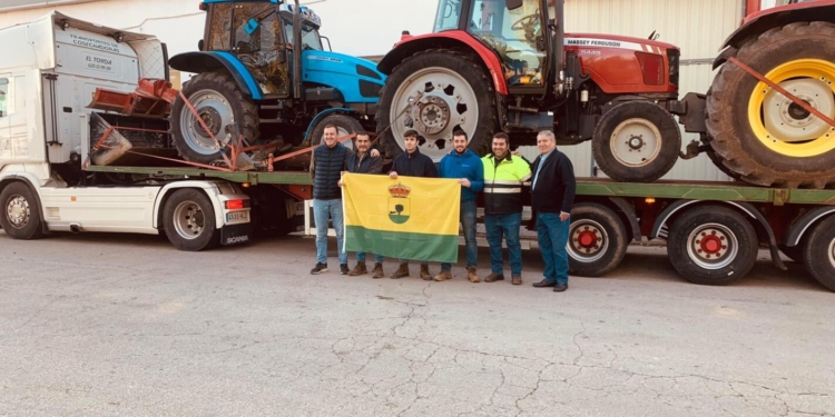 Javier Navarro muestra el agradecimiento del equipo de gobierno a las iniciativas solidarias de vecinos, asociaciones y empresas de la localidad con los afectados por la DANA