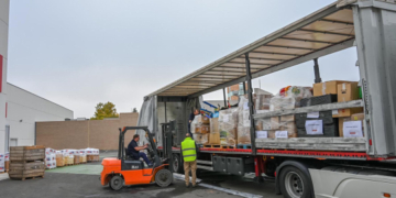 Sale para el municipio valenciano de Algemesí el primer envío solidario coordinado por la Diputación, que agradece la confianza de los ayuntamientos de la provincia