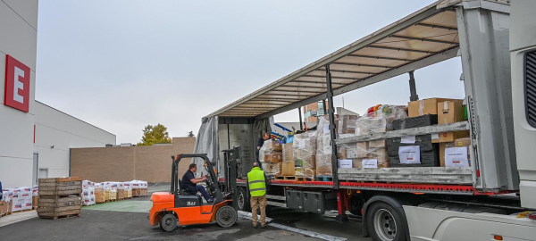 Sale para el municipio valenciano de Algemesí el primer envío solidario coordinado por la Diputación, que agradece la confianza de los ayuntamientos de la provincia
