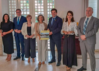 Miguel Ángel Valverde inicia en Vietnam una misión comercial de FENAVIN para fortalecer la feria y la consolidación en Asia de doce bodegas de Ciudad Real