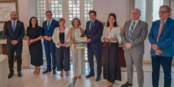 Miguel Ángel Valverde inicia en Vietnam una misión comercial de FENAVIN para fortalecer la feria y la consolidación en Asia de doce bodegas de Ciudad Real