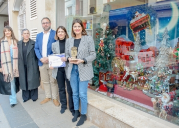 Entregados los premios de concurso de Escaparates Navideños de Tomelloso