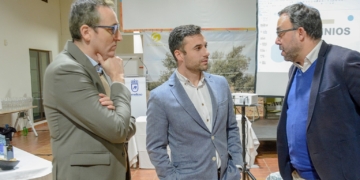 Bodegas Dinastía presenta sus nuevos aceites en el hangar de la Estación de Ferrocarril de Tomelloso