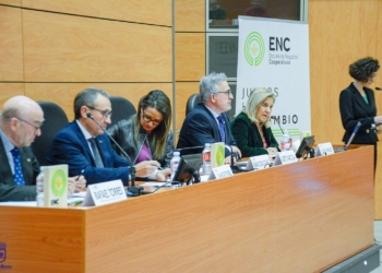 Eloísa Perales y Jesús Lara participan en la inauguración de un programa de alta dirección cooperativa en Tomelloso