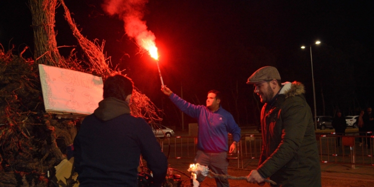 Recorremos en imágenes las espectaculares hogueras encendidas durante la celebración de San Antón en Tomelloso