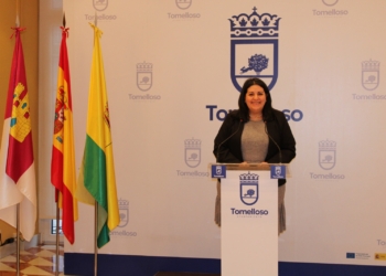 Inés Losa: «En el equipo de gobierno de Javier Navarro ponemos a las personas y su educación en primer lugar»