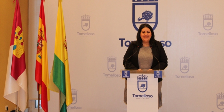 Inés Losa: «En el equipo de gobierno de Javier Navarro ponemos a las personas y su educación en primer lugar»