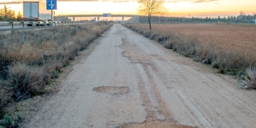 Tres kilómetros de la vía de servicio de la A-43 de Tomelloso serán reparados
