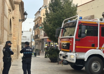Un conato de incendio en los transformadores del Pasaje de la Iglesia de Tomelloso provoca cortes de luz en los establecimientos colindantes
