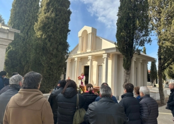 Último adiós a Ruphert, el peluquero de las estrellas, en el Cementerio Municipal de Tomelloso