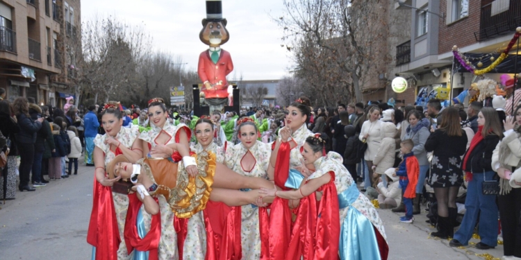 La «Peña Harúspices», primer premio en el Desfile Comarcal de Carnaval de Malagón con su espectáculo «La vuelta al mundo en 80 días»