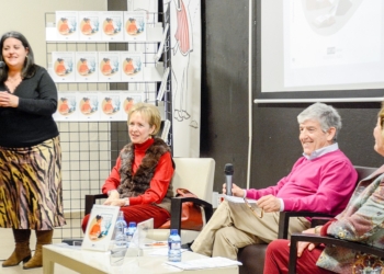 Mercedes Santiago presenta su libro “Orgullosa de ser mujer” en el salón de actos de la Biblioteca Municipal de Tomelloso