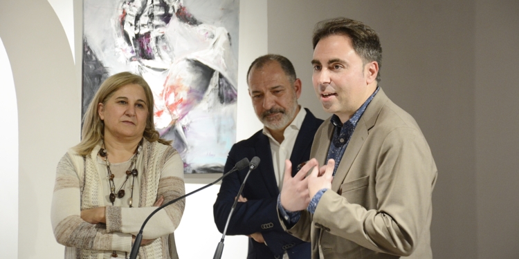 La exposición taurina de Álvaro Ramos ya se puede visitar en la Posada de los Portales de Tomelloso