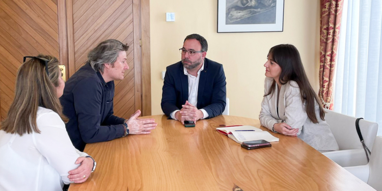 Javier Navarro y la Asociación de Empresarios de la Comarca de Tomelloso perfilan su nuevo convenio de colaboración