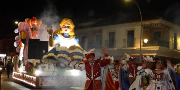 «Wonderland» de «El Burleta» y «Raíces Nórdicas» de «Attitude» ganan el Desfile Nacional de Carrozas y Comparsas del Carnaval de Tomelloso 2025