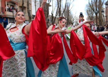 La «Peña Harúspices» se alza con el Alhiguí de Honor, el premio más importante del desfile del Domingo de Piñata de Miguelturra