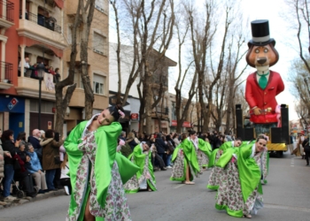 La «Peña Harúspices» consigue el primer premio y el del público en el Domingo de Piñata de Ciudad Real con «La vuelta al mundo en 80 días»