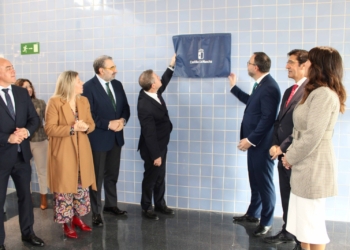 Emiliano García-Page y Javier Navarro inauguran el nuevo Centro de Salud 1 de Tomelloso que abrirá sus puertas el lunes 31 de marzo