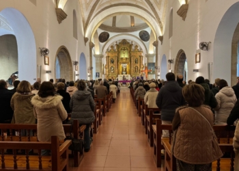 Multitudinario último adiós al peluquero Ruphert en la Iglesia de la Asunción de Tomelloso