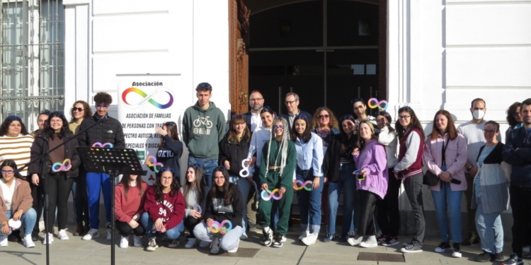 Tomelloso conmemora el Día Mundial del Autismo con la lectura de un manifiesto