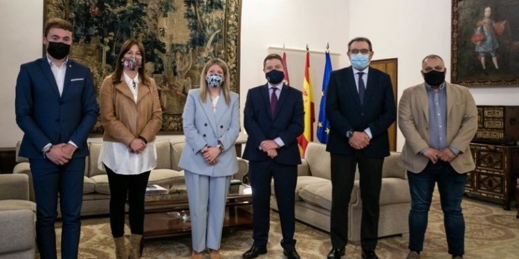 La Plataforma Pro Servicios insta al PSOE a cumplir su compromiso con la instalación de la hemodiálisis en el Hospital de Tomelloso
