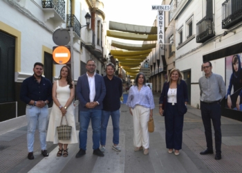 Gran ambiente en los 50 establecimientos de la Gala del Comercio de Tomelloso, que marca el inicio de la temporada de verano