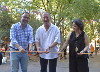 Gran ambiente en el inicio de las fiestas del Barrio de San Juan en Tomelloso