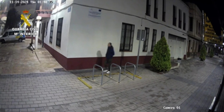 La Guardia Civil detiene a un ladrón reincidente que robaba en casas y colegios de Tomelloso