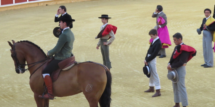 Entretenido festival taurino de Feria y Fiestas con Jesulín de Ubrique, Finito de Córdoba, José Ángel Condes y Peronita
