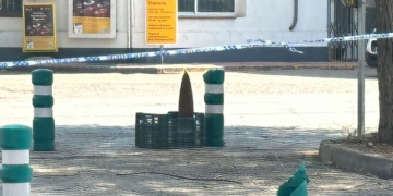 Interceptado un varón cuando caminaba con un proyectil de la Guerra Civil en un carrito de supermercado por las calles de Tomelloso