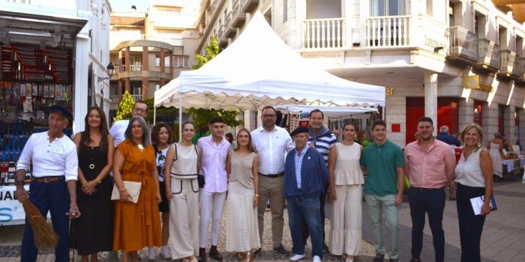 Las costumbres de antaño vuelven a llenar de público la Plaza de España de Tomelloso en el XIX Mercado Tradicional