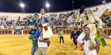 Antonio Linares, El Fandi y Cayetano, puerta grande de la corrida de toros de la Feria y Fiestas de Tomelloso 2025
