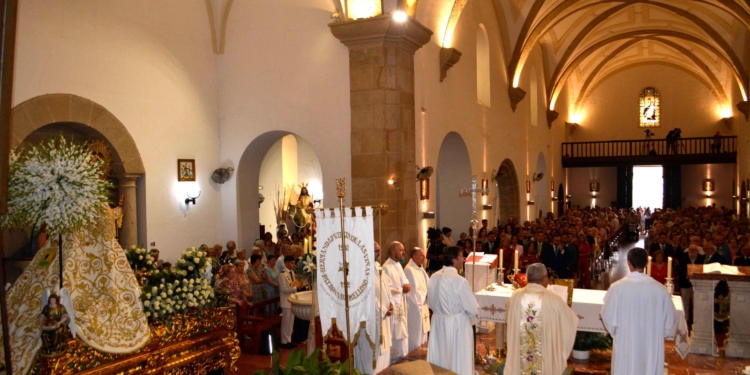 Tomelloso vuelve a demostrar su devoción a la Virgen de las Viñas en la tradicional Función Religiosa celebrada en su honor