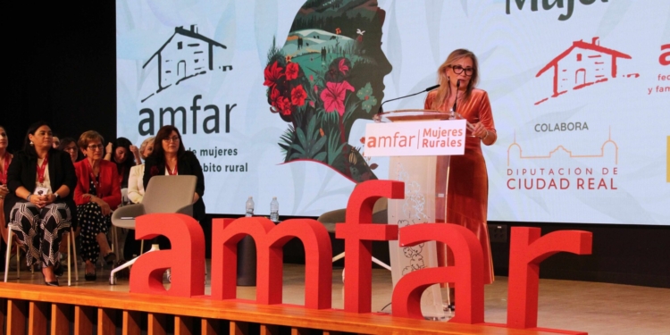 Lola Merino: «El futuro del campo está en las mujeres rurales»