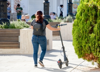 El Ayuntamiento de Tomelloso intensifica la vigilancia del uso de monopatines y patinetes en las zonas peatonales