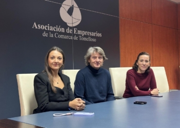 La Asociación de Empresarios de Tomelloso inicia la campaña «La Luz de tu Comercio» este jueves en la plaza de España