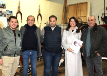 La Asociación Cultural de Carreros Virgen de las Viñas de Tomelloso recibe la visita de la Vicepresidenta de la Diputación de Ciudad Real, María Jesús Pelayo