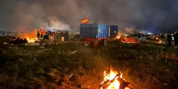 El recorrido en imágenes por las impresionantes hogueras encendidas durante la celebración de San Antón en Tomelloso