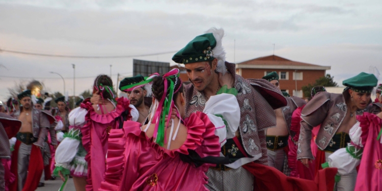 La «Peña Harúspices», con su representación de «Romeo y Julieta», consigue el primer premio en el desfile de carnaval de Bolaños de Calatrava